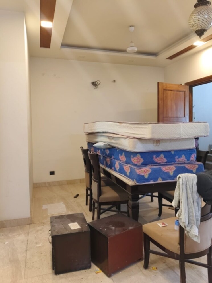 Team Area, parklands 3 Bedroom 250 Sq.Yd. Builder Floor In Sector 85 Faridabad 9049995