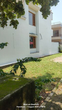 5 BHK + Servant Room Independent House For Sale in Sector 26