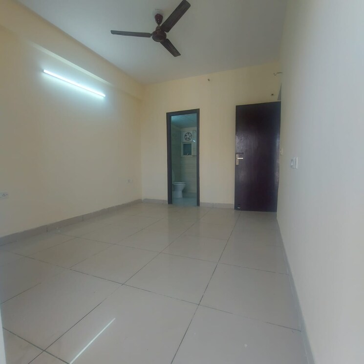 Room, amrapali-golf-homes 3 Bedroom 1115 Sq.Ft. Apartment In Sector 4 Greater Noida Greater Noida 9050014