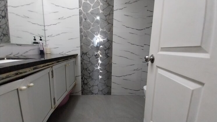 Bathroom, dedhia-palatial-height 3 Bedroom 1350 Sq.Ft. Apartment In Powai Mumbai 9050034