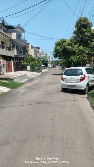 Parking in 5 BHK Villa at Sector 26 – for Sale