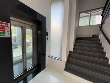 Room in 4 BHK Apartment at NSG Chittaranjan Tower, Powai – for Rent