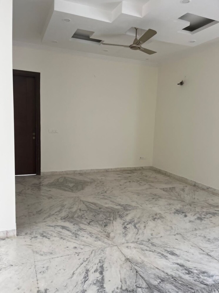 Room, sector 10a 3 Bedroom 1648 Sq.Ft. Independent House In Sector 10a Gurgaon 9050094