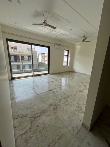 Room in 3 BHK Independent House at Sector 10a – for Rent