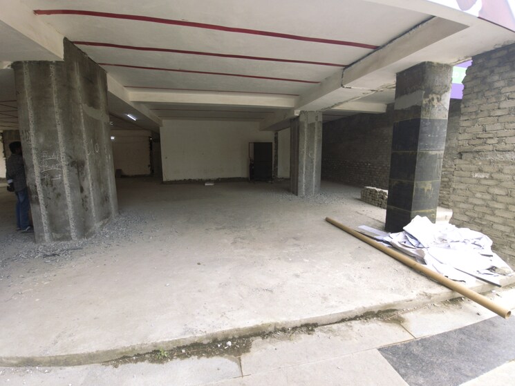  Parking, kharadi Commercial Showroom 5000 Sq.Ft. In Kharadi Pune 9050130