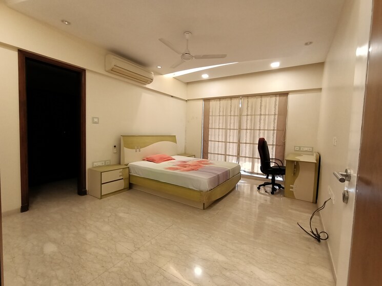 Living Room, lake-home 5 Bedroom 3360 Sq.Ft. Apartment In Powai Mumbai 9050142