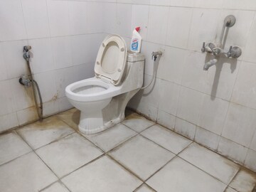 Bathroom in 3 BHK Apartment at Raj Towers Gandhi Nagar, Gandhi Nagar – for Rent