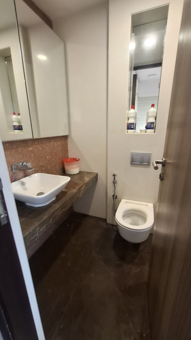 Bathroom, lodha-trump-tower 3 Bedroom 1327 Sq.Ft. Apartment In Worli Mumbai 9050164