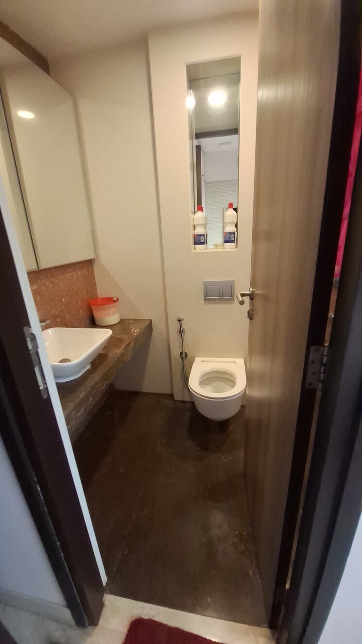 Bathroom, lodha-trump-tower 3 Bedroom 1327 Sq.Ft. Apartment In Worli Mumbai 9050164