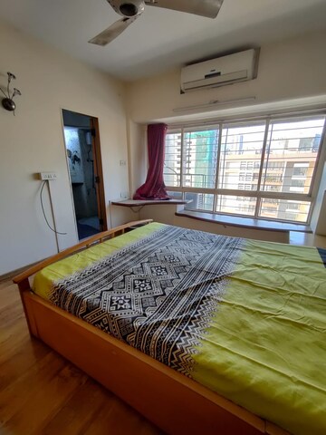 Bedroom in 4 BHK Apartment at Panorama Tower, Andheri West – for Rent