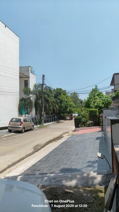 5 BHK + Servant Room Independent House For Sale in Sector 26
