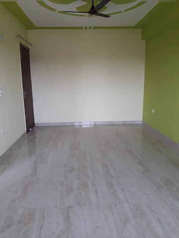 Room in 3 BHK Independent House at Sector 10a – for Rent