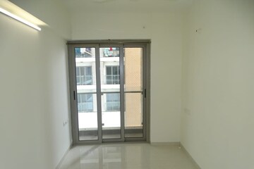 Room in 3.5 BHK Apartment at Adani Group Western Heights, Andheri West – for Rent