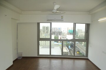 Room in 3.5 BHK Apartment at Adani Group Western Heights, Andheri West – for Rent