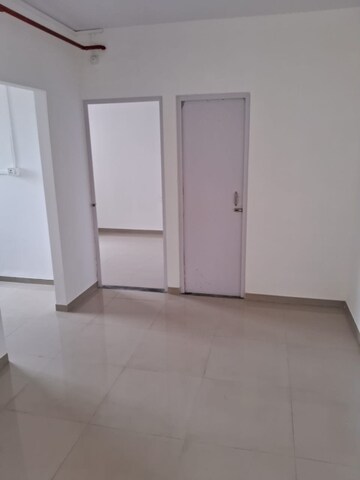 Room in 1 BHK Apartment at Raymond Aashiyana, Vartak Nagar – for Rent