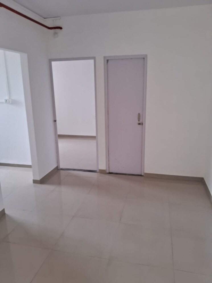 Room, raymond-aashiyana 1 Bedroom 350 Sq.Ft. Apartment In Vartak Nagar Thane 9050243