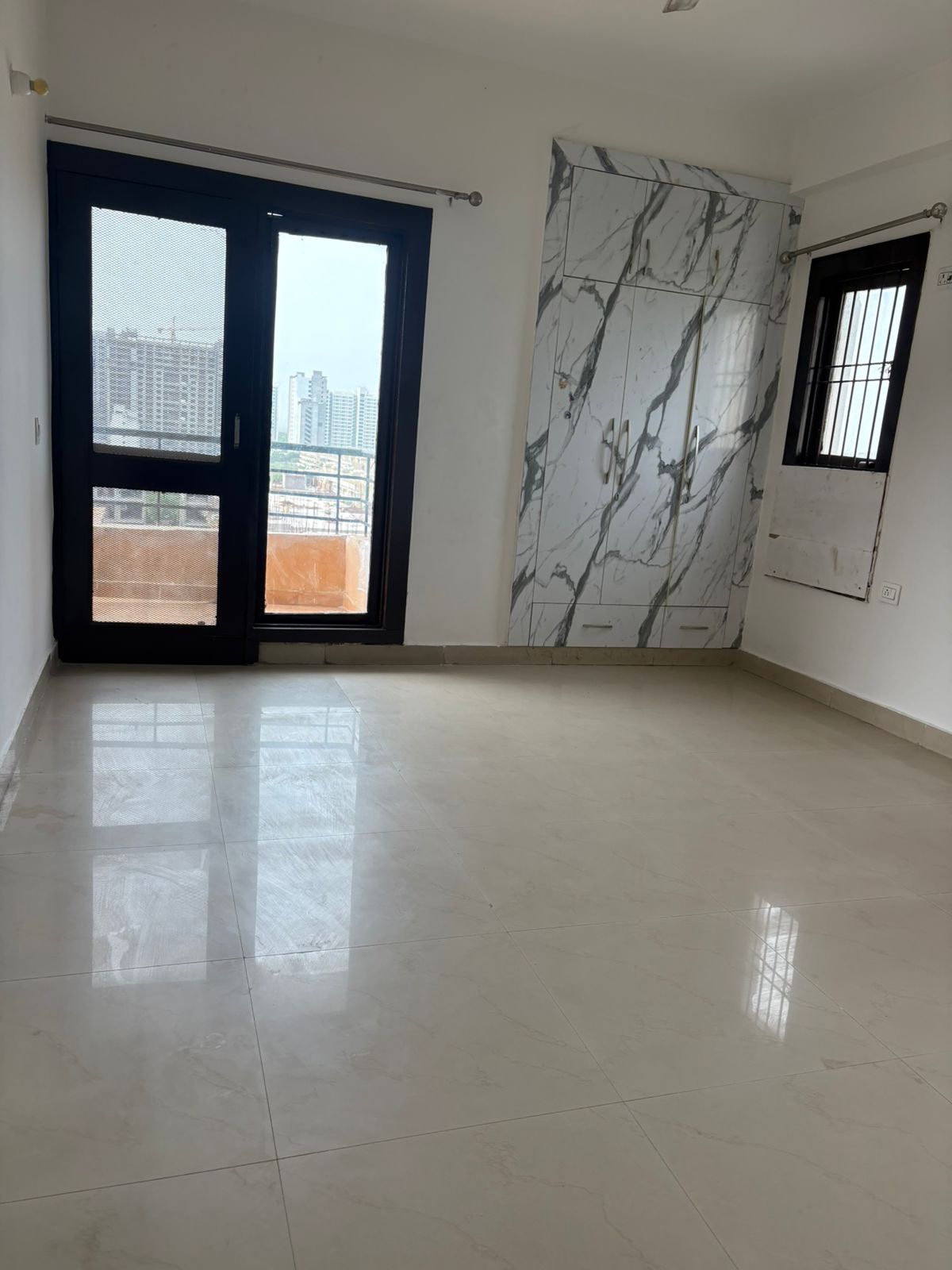 3 BHK + Servant Room Apartment For Rent in RPS Savana