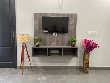 Furnished Amenities in 3 BHK Independent House at Sector 10a – for Rent