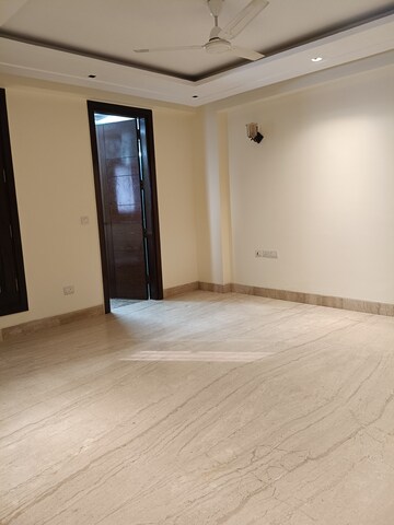 Room in 5 BHK Independent House at New Friends Colony – for Sale