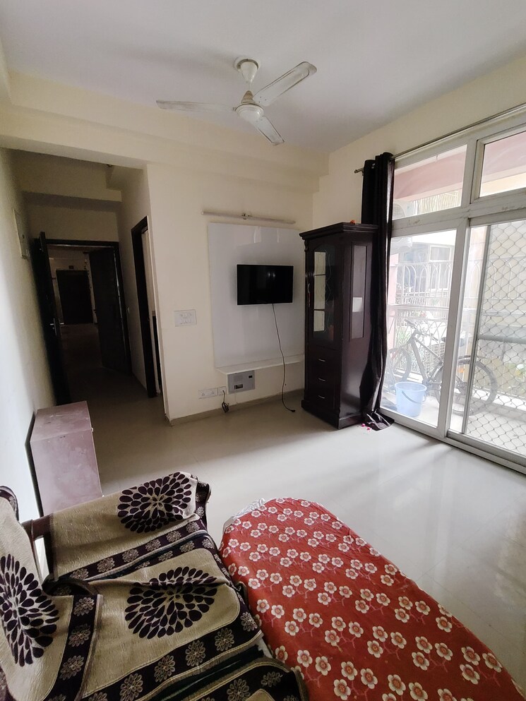 Living Room, mahagun-mywoods 2.5 Bedroom 1110 Sq.Ft. Apartment In Sector 16c Greater Noida Greater Noida 9050285