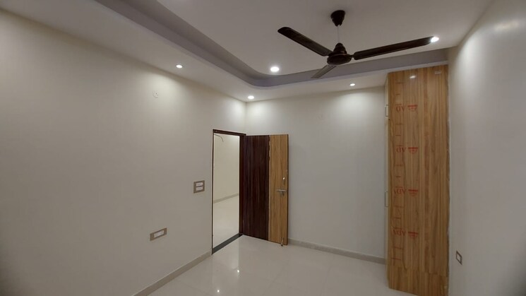 Room, sector 10a 3 Bedroom 1725 Sq.Ft. Independent House In Sector 10a Gurgaon 9050284