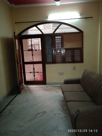 Room in 2 BHK Independent House at Sector 10a – for Rent