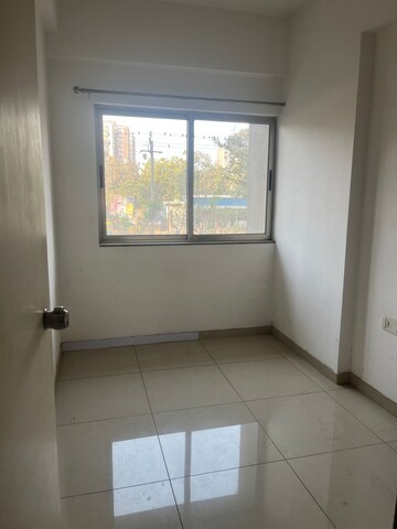 Room in 2 BHK Apartment at Shela – for Rent