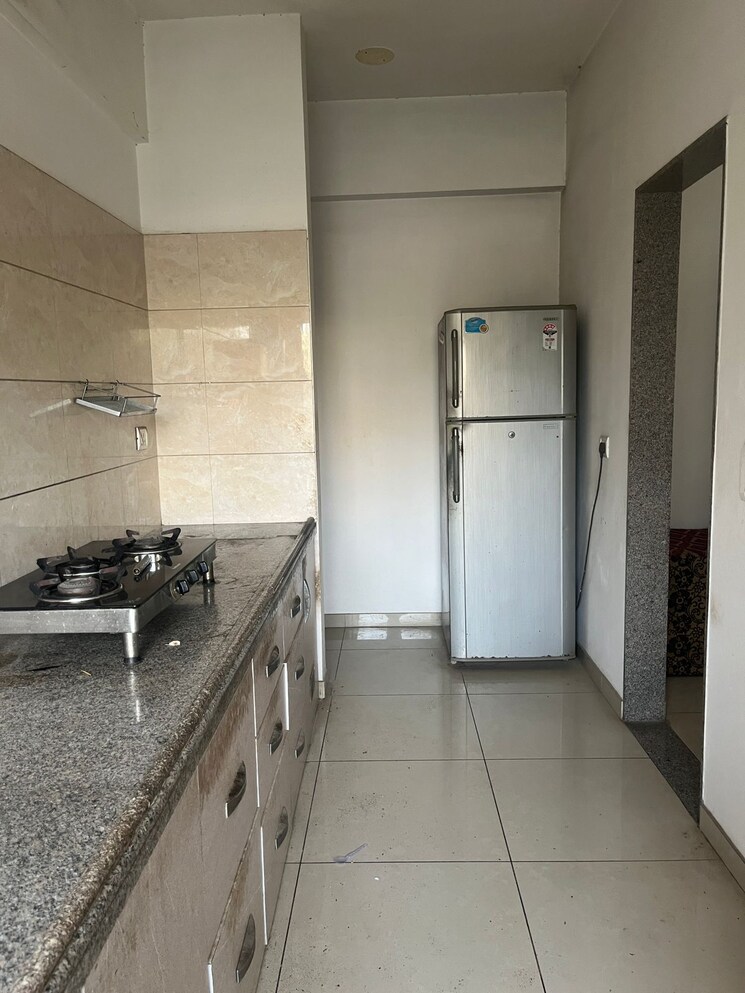 Kitchen, shela 2 Bedroom 925 Sq.Ft. Apartment In Shela Ahmedabad 9050314
