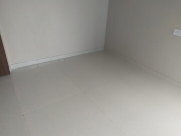 Room in 2 BHK Apartment at Kabra Metro One, Andheri West – for Sale
