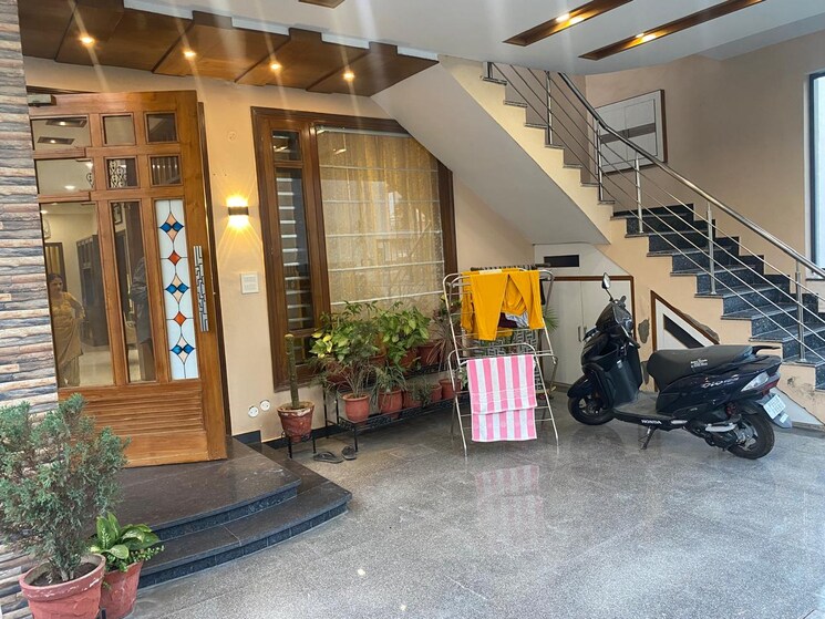 Gym, sector 85 6 Bedroom 300 Sq.Yd. Independent House In Sector 85 Mohali 9050360