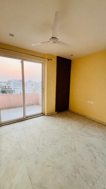 Room in 4 BHK Builder Floor at Malviya Nagar – for Rent