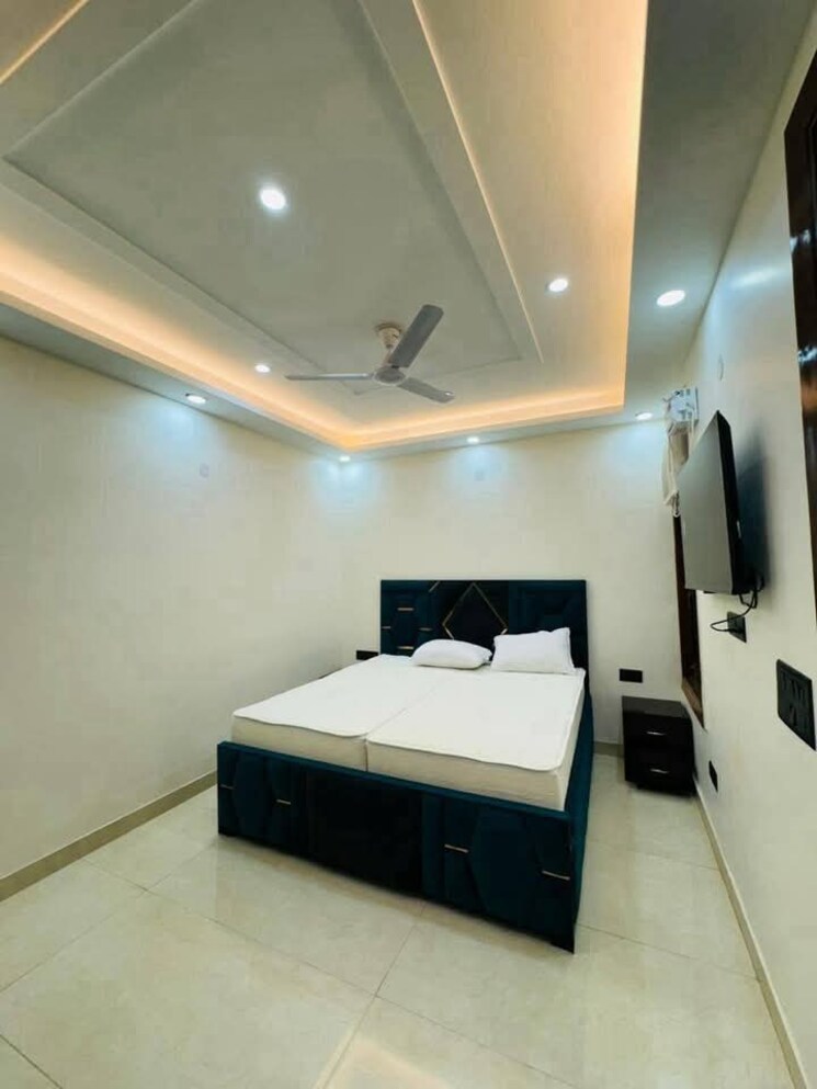 Room, freedom fighters enclave 2 Bedroom 900 Sq.Ft. Apartment In Freedom Fighters Enclave Delhi 9050411