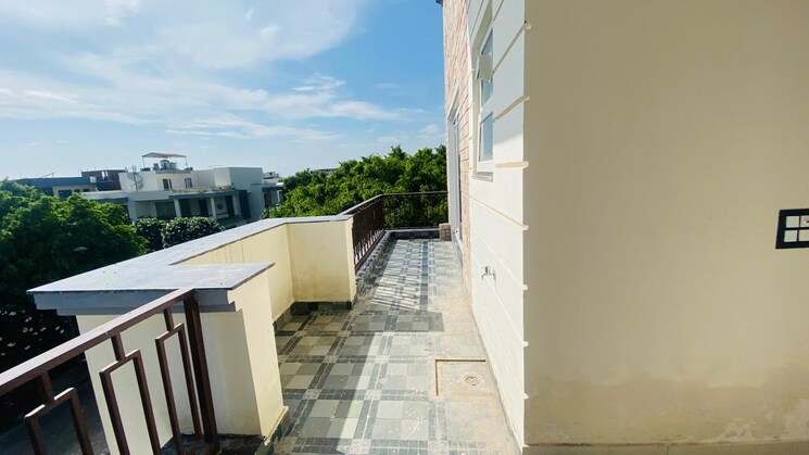 Balcony, dlf-hyde-park 3 Bedroom 3150 Sq.Ft. Independent House In South Mullanpur Chandigarh 9050442