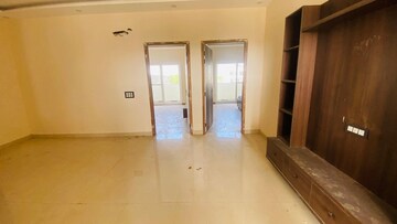 Room in 3 BHK Independent House at DLF Hyde Park, South Mullanpur – for Rent