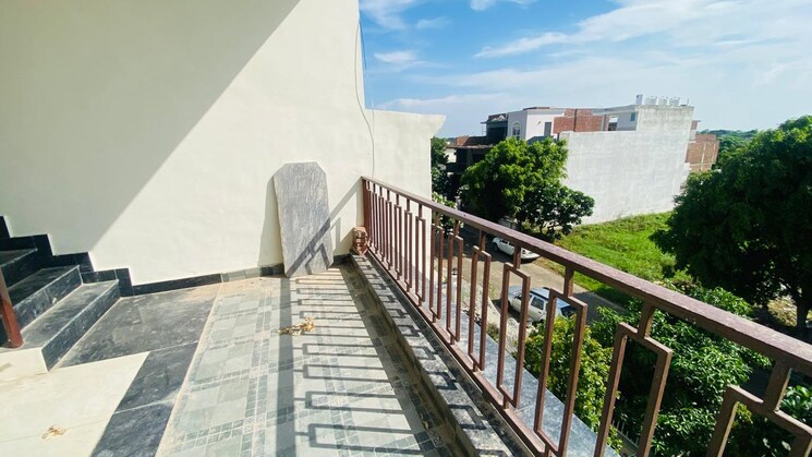 Balcony, dlf-hyde-park 3 Bedroom 3150 Sq.Ft. Independent House In South Mullanpur Chandigarh 9050442