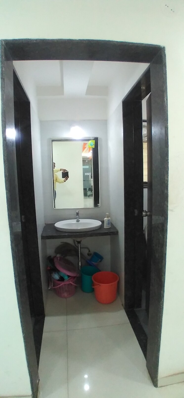 Bathroom, archway Commercial Office Space 2100 Sq.Ft. In Balewadi Pune 9050440