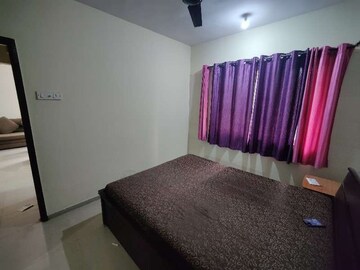 Bedroom in 1 BHK Apartment at Bhoomi Hills, Kandivali East – for Rent