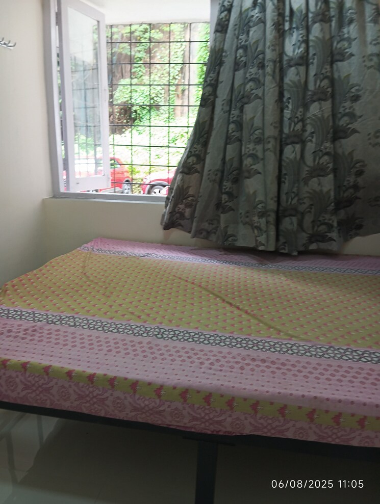 Bedroom, goregaon west Pg For Boys & Girls In Goregaon West 9050494