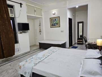 Team Area in 2 BHK Independent House at Sector 10a – for Rent