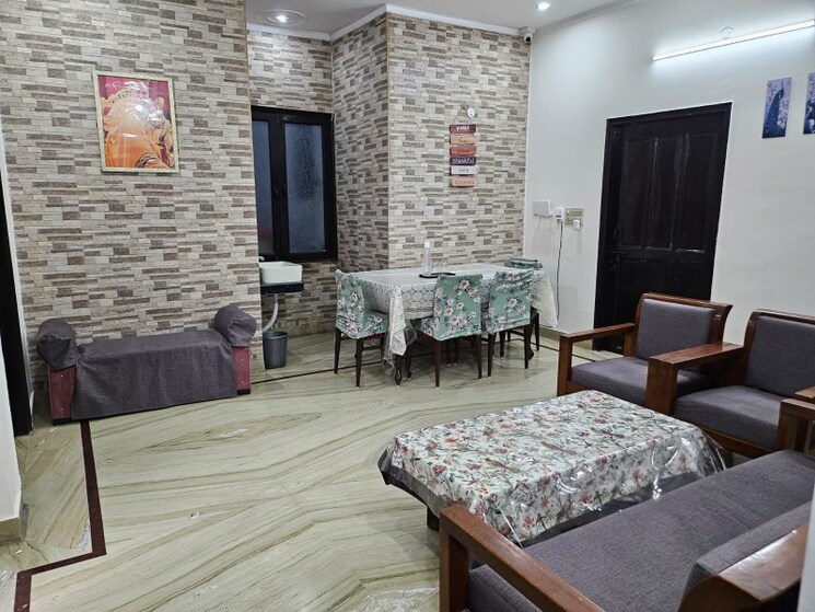 Bedroom, sector 10a 2 Bedroom 1475 Sq.Ft. Independent House In Sector 10a Gurgaon 9050489