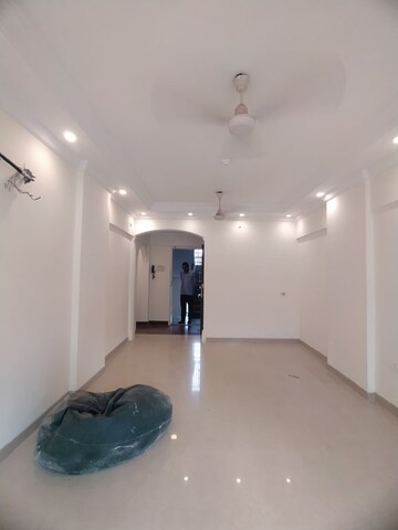 Living Room in 3 BHK Apartment at Andheri West – for Rent