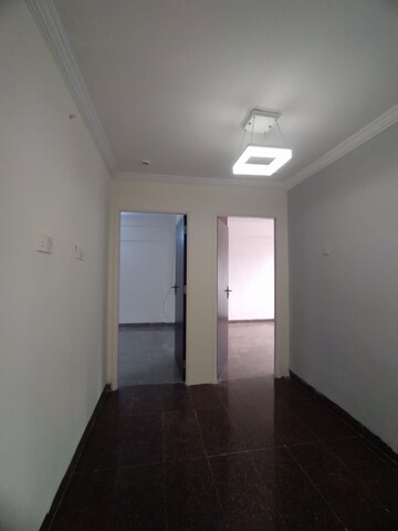 Room in 3 BHK Apartment at Andheri West – for Rent