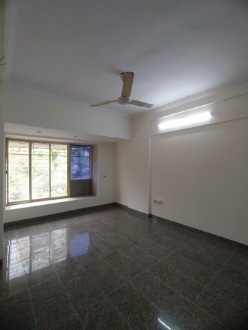 Room in 3 BHK Apartment at Andheri West – for Rent