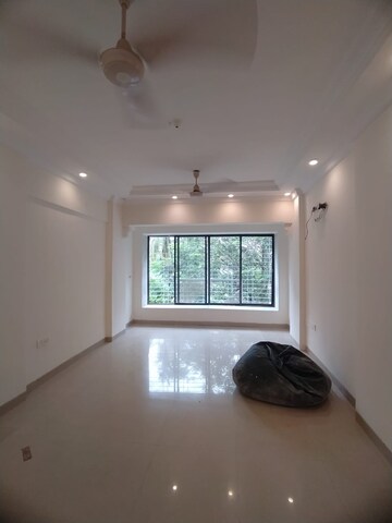 Living Room in 3 BHK Apartment at Andheri West – for Rent