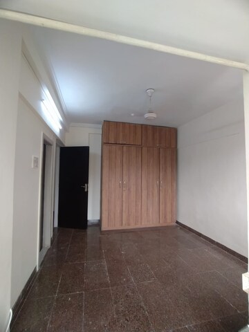 Room in 3 BHK Apartment at Andheri West – for Rent
