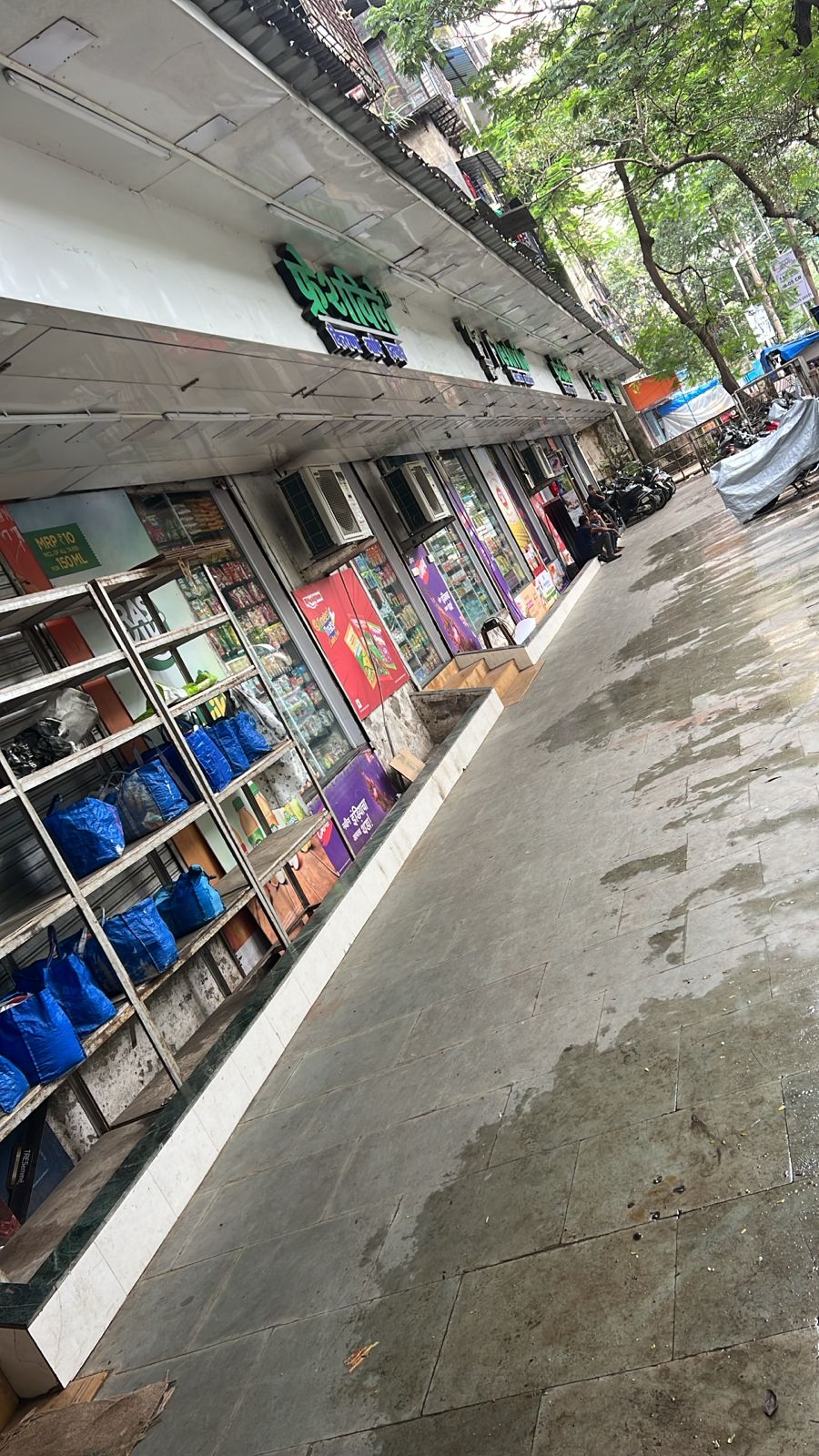 Showroom For Sale in Lucky Star Apartment
