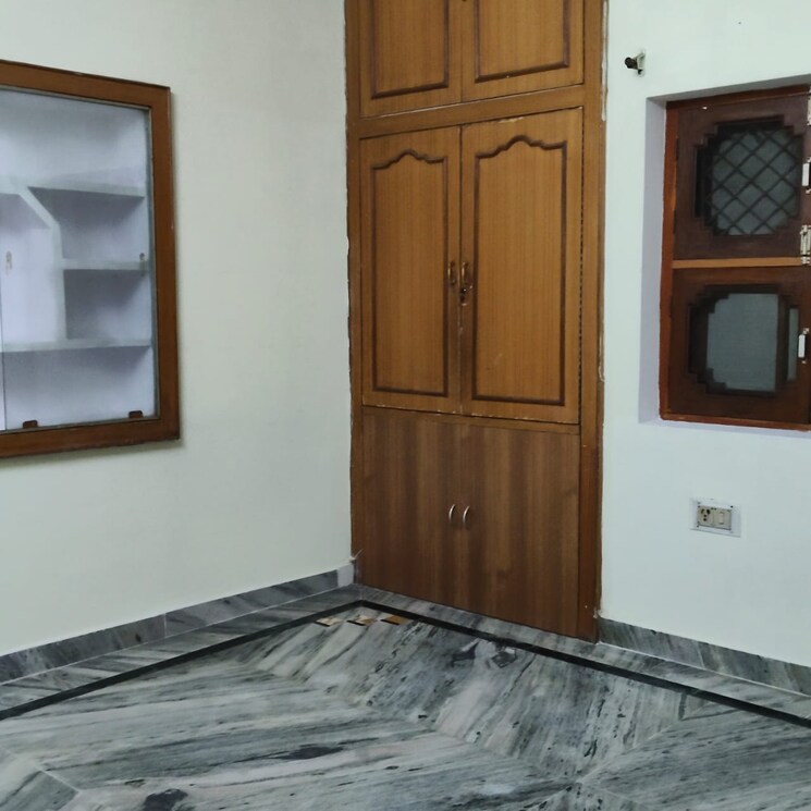 Room, vikas nagar 3.5 Bedroom 1400 Sq.Ft. Independent House In Vikas Nagar Lucknow 9050582