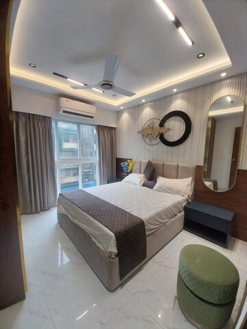 Team Area in 1 BHK Apartment at Andheri West – for Rent