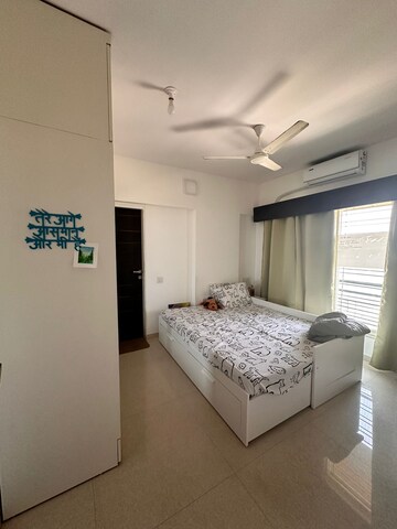3 BHK Apartment For Rent in Gurukrupa Marina Enclave, Malad West