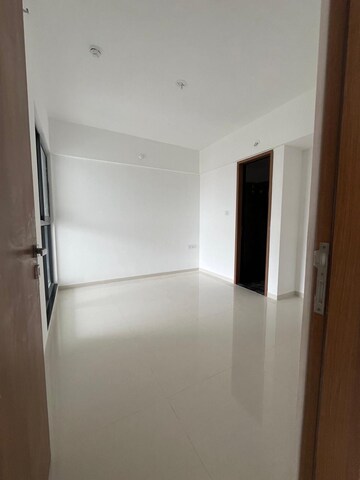 Room in 2 BHK Apartment at Majestique Signature Towers, Balewadi – for Rent